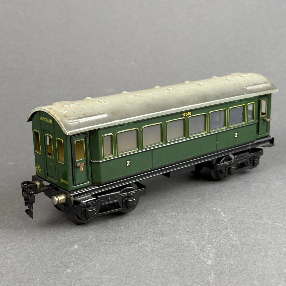Marklin O-gauge #17510 Tinplate Passenger Car Green, vintage